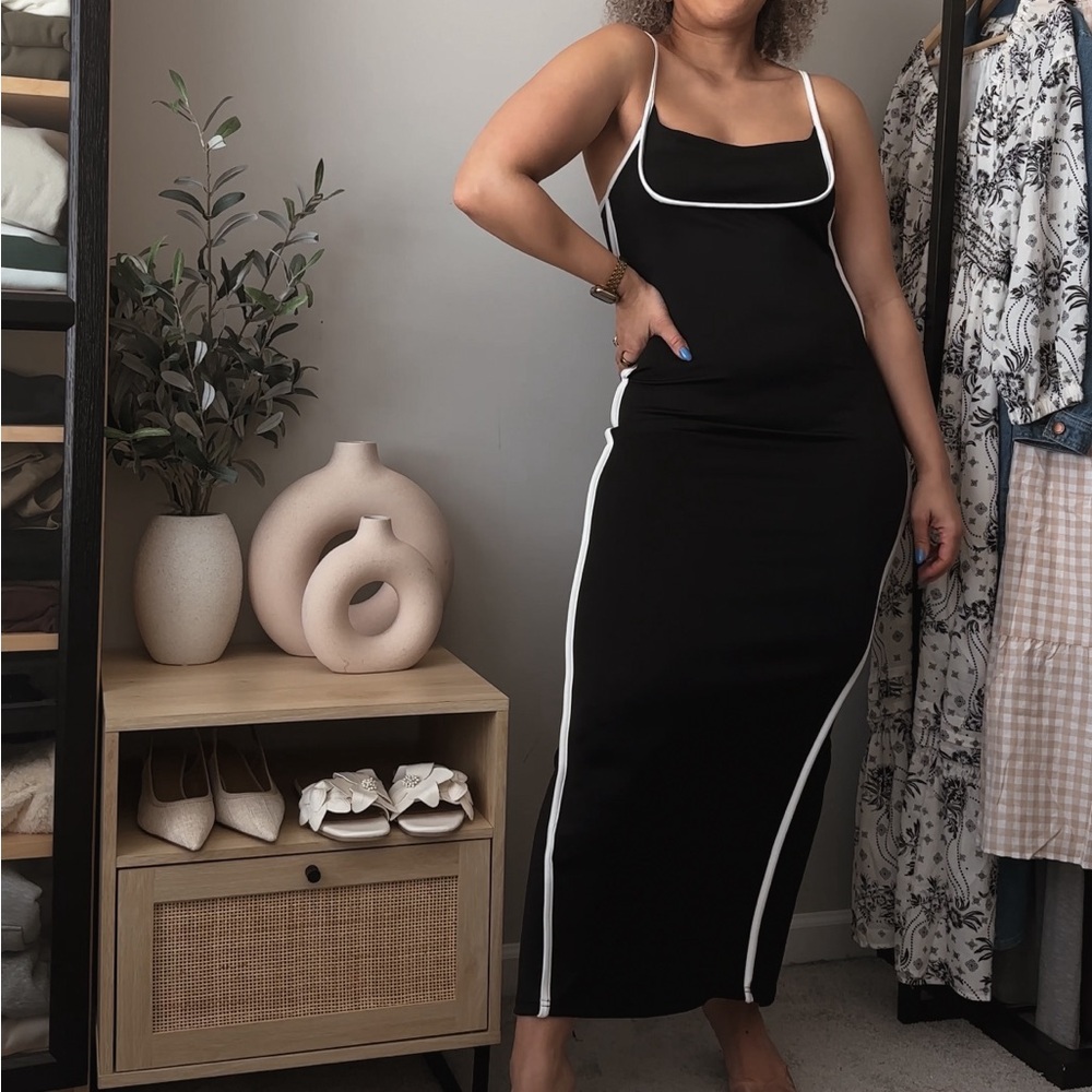 Contrast midi dress